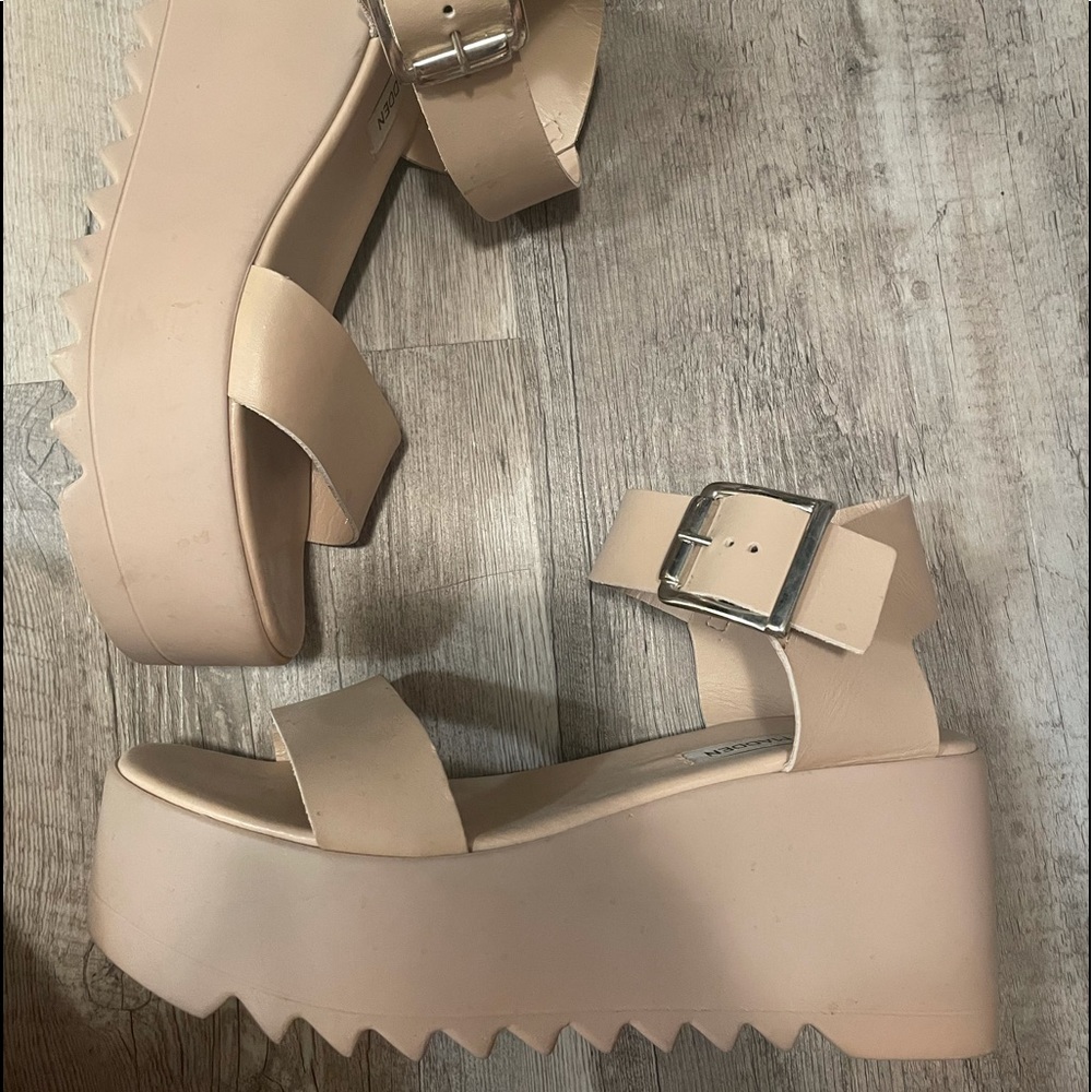 Steve Madden Women’s size 37 flatforms